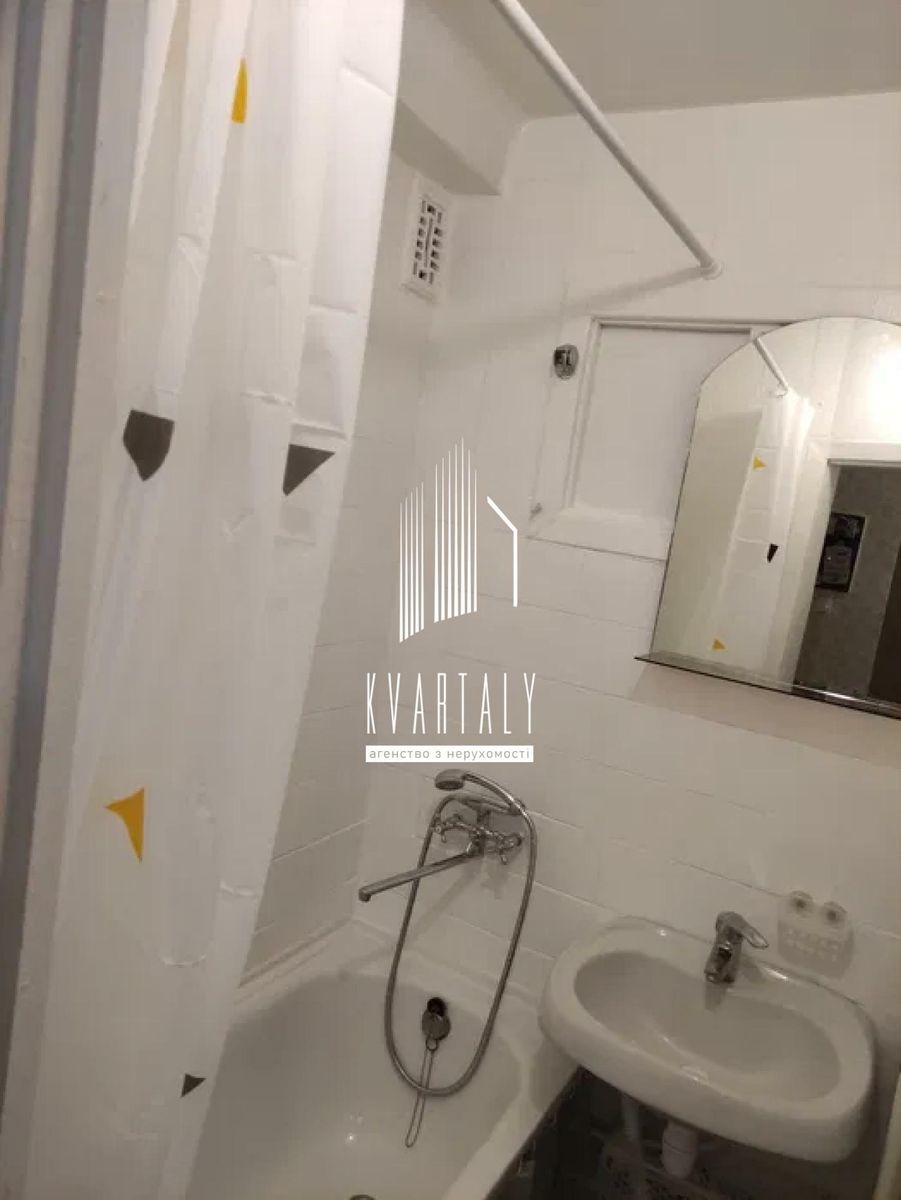 1832112099766949