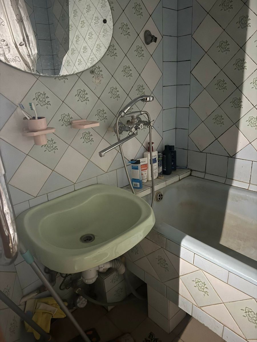 1832808696435950