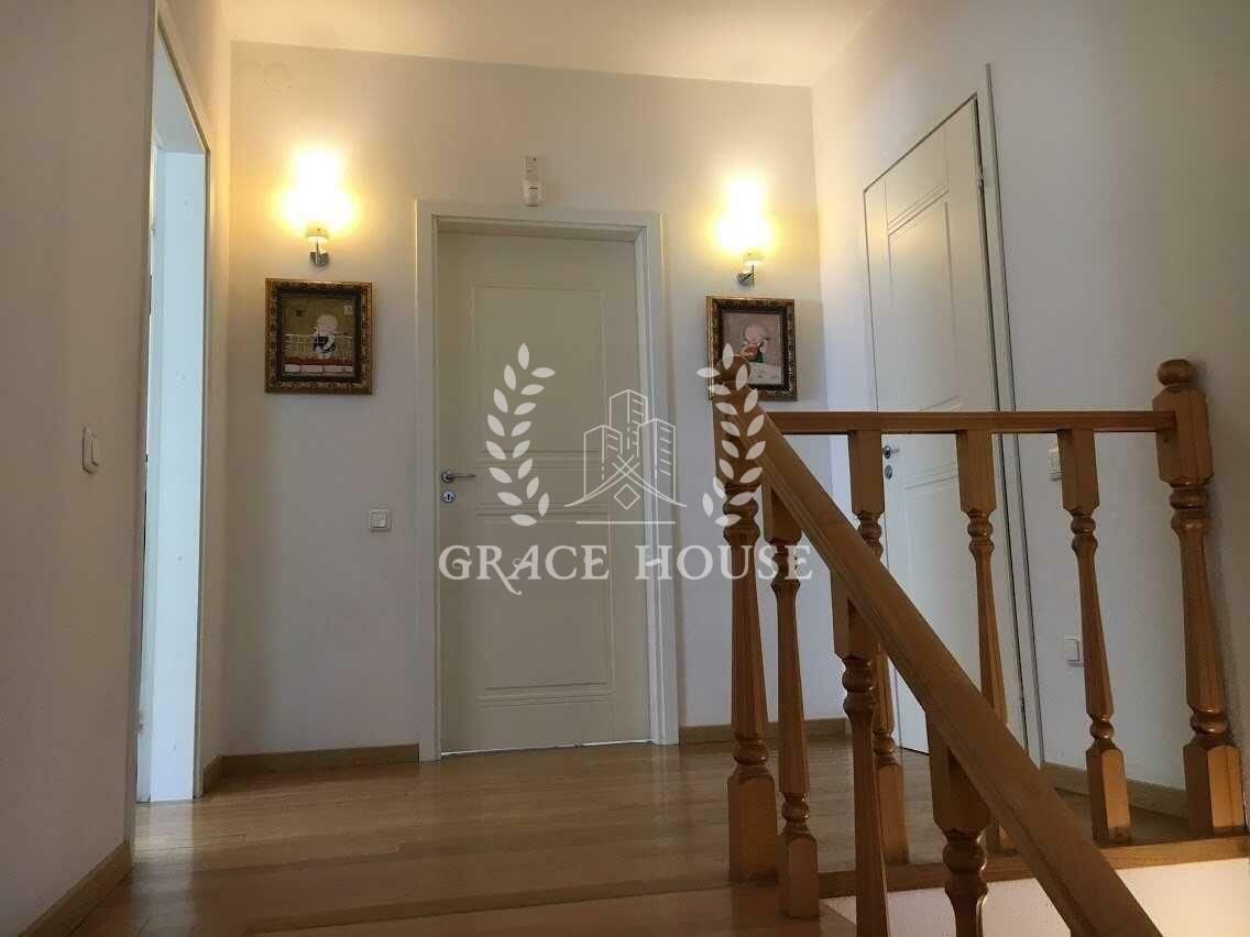 1835976787630950