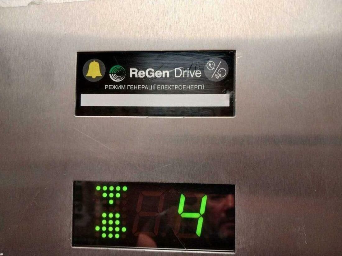 1832811217167951
