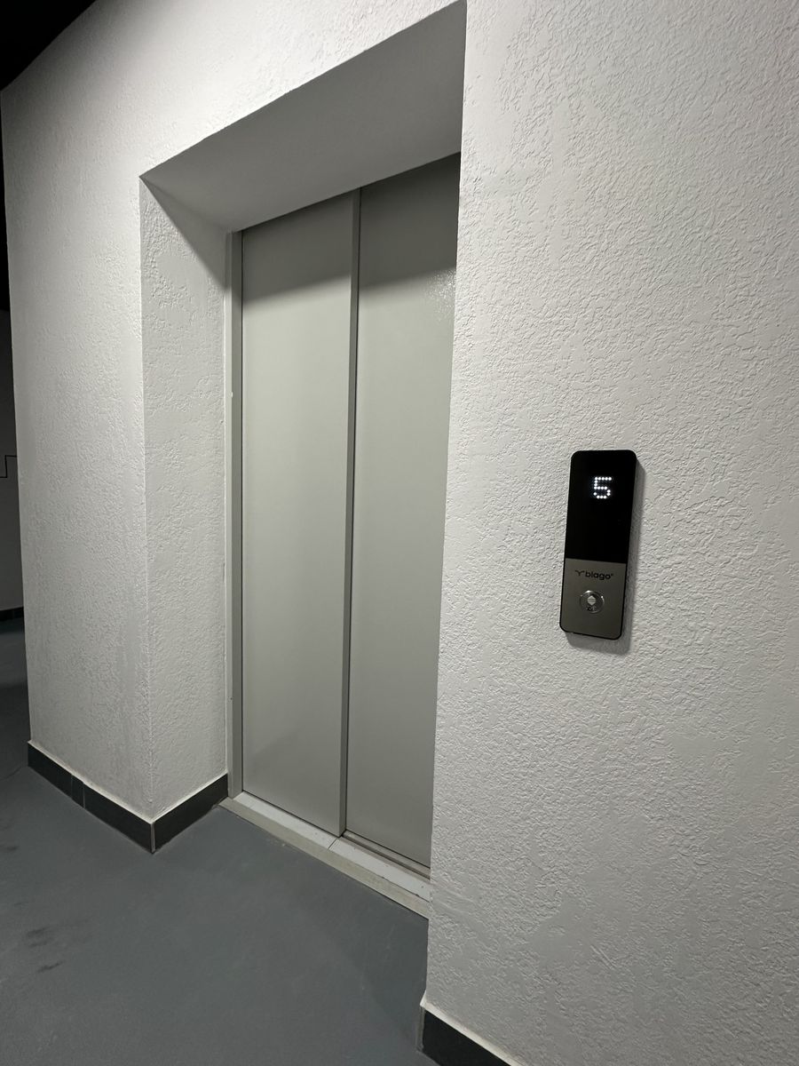 1835165404997955
