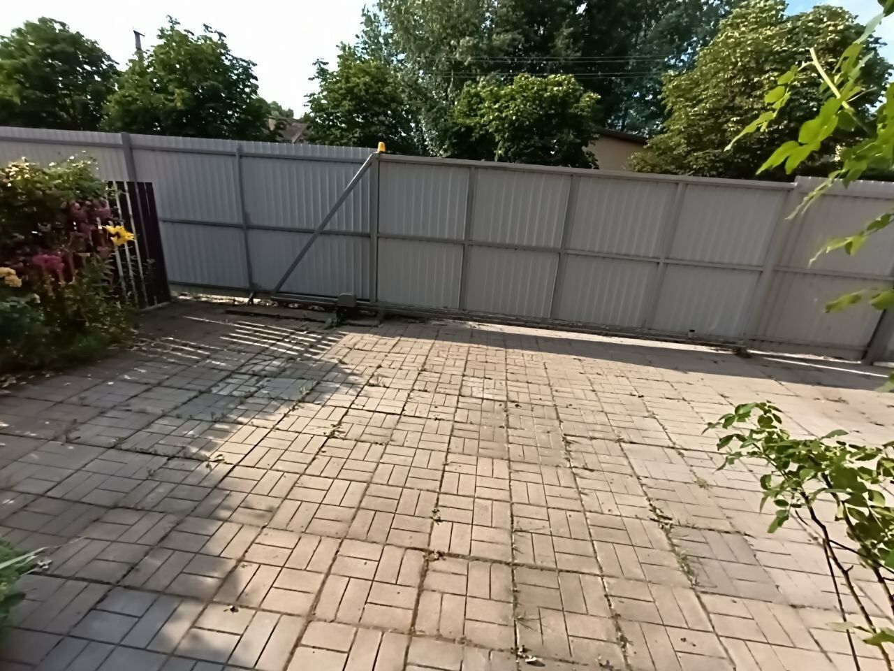 1838523477455957