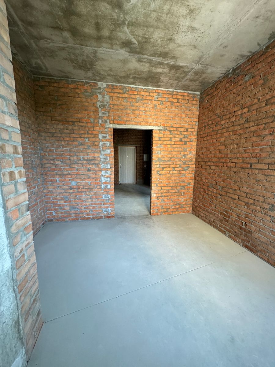 1833991210656958