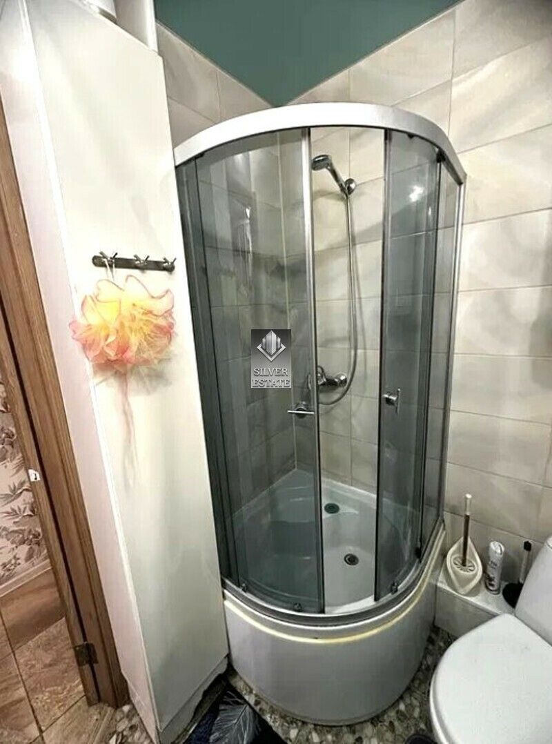 1833998586767958