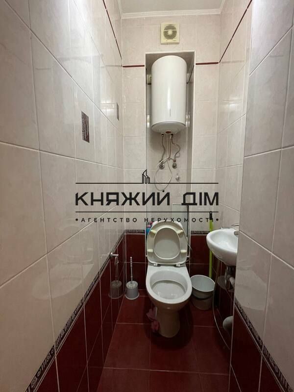 1835359996365958