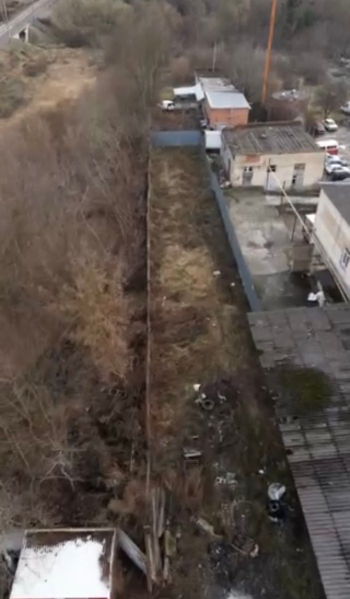 1838147350683959