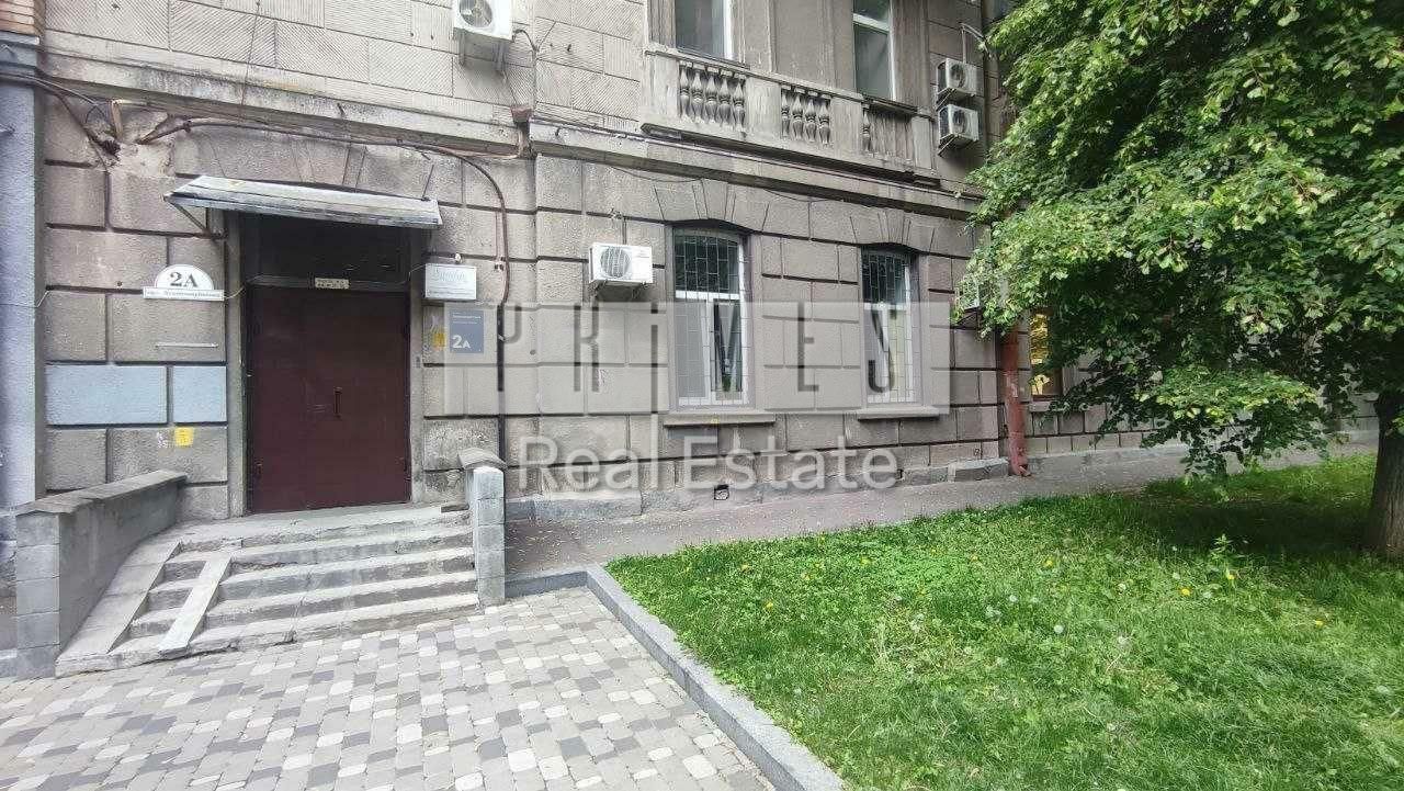 1833740094451096