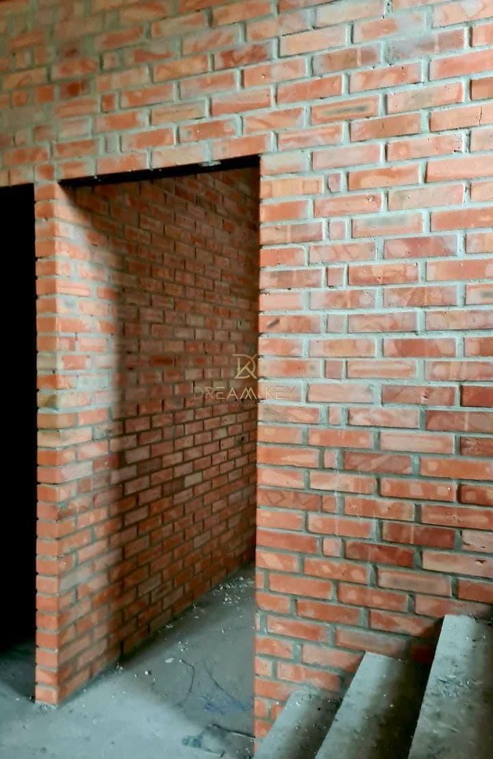 1832558542946961