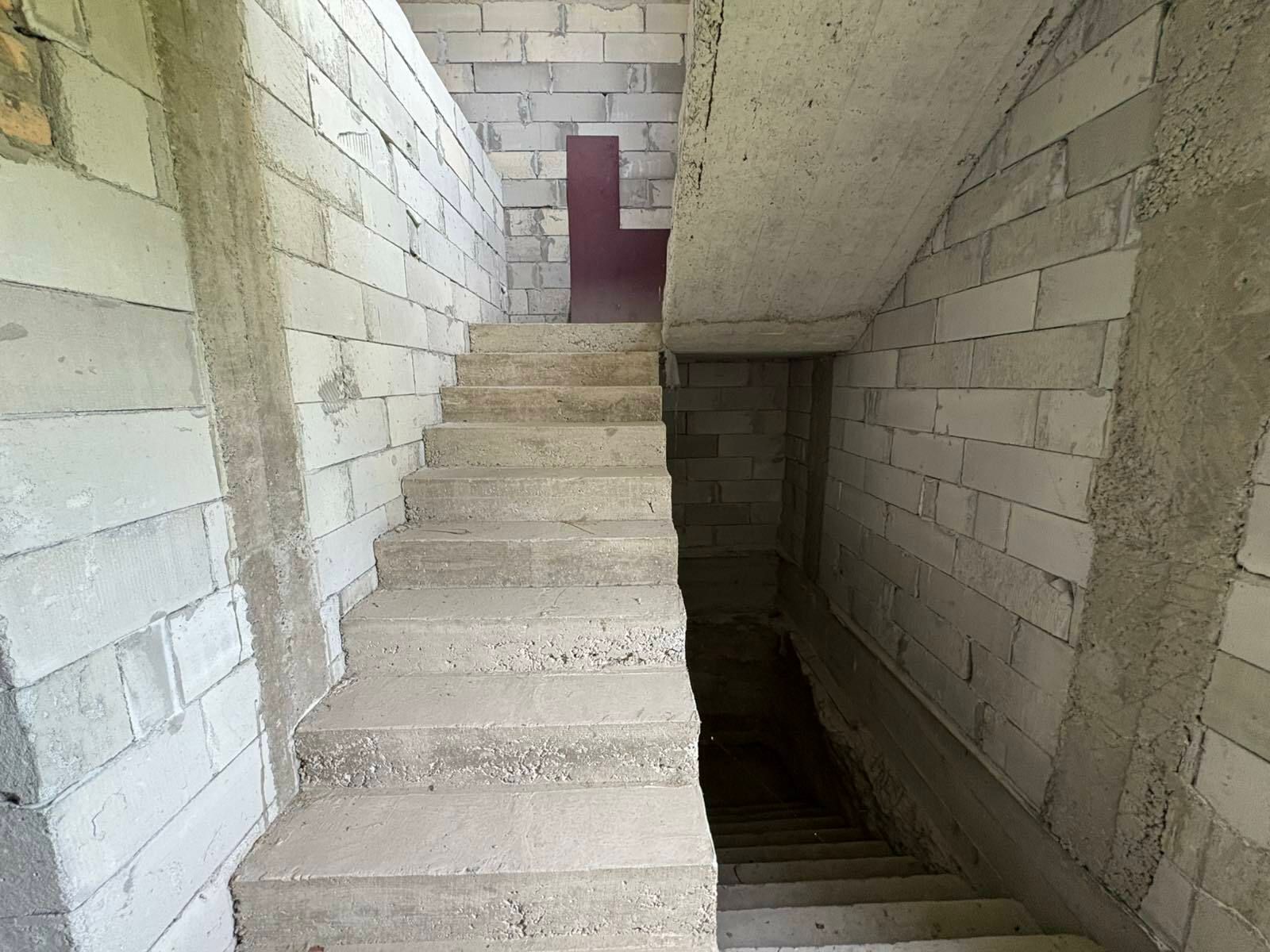 1835476539264961
