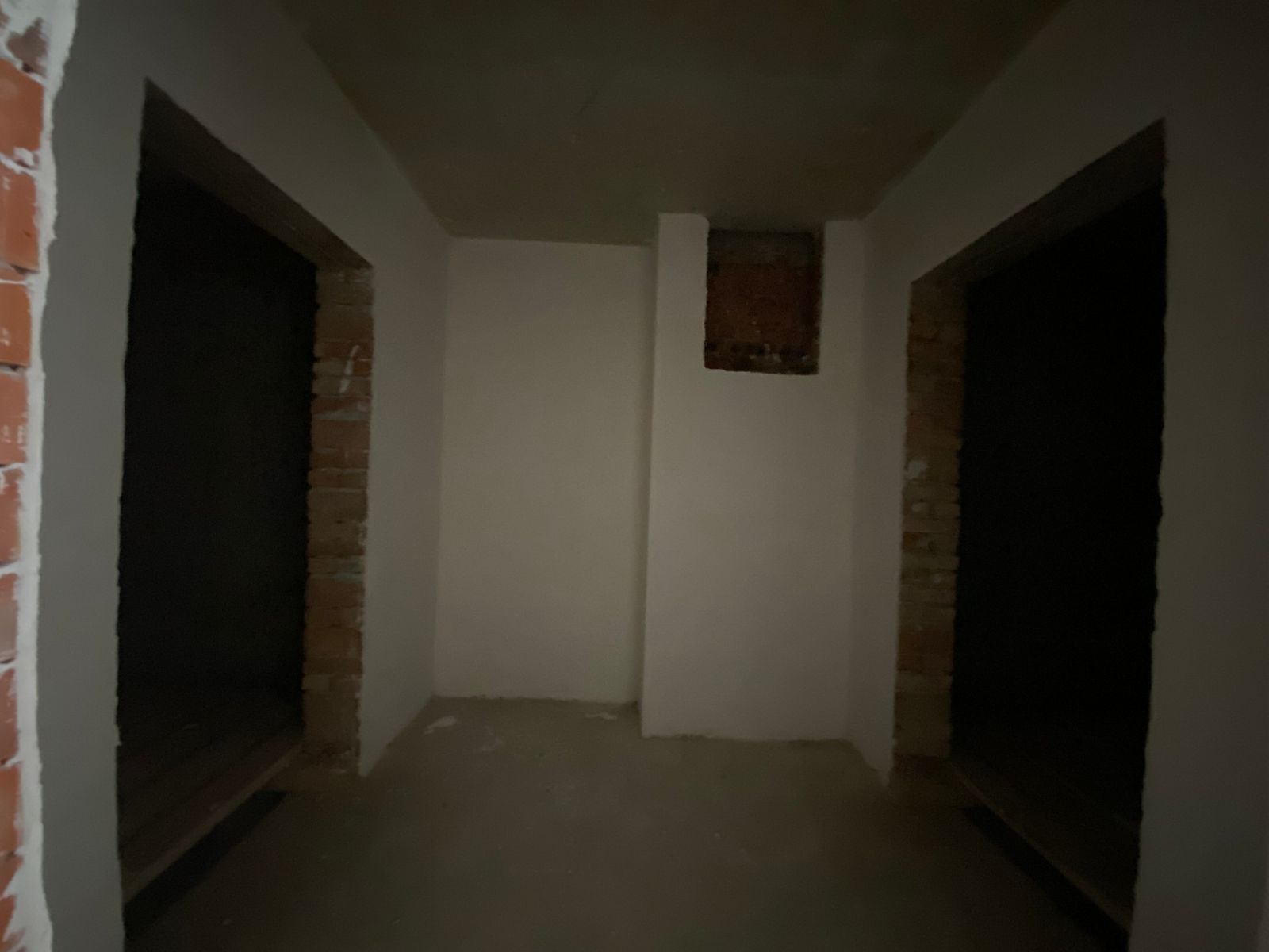 1832706368673962