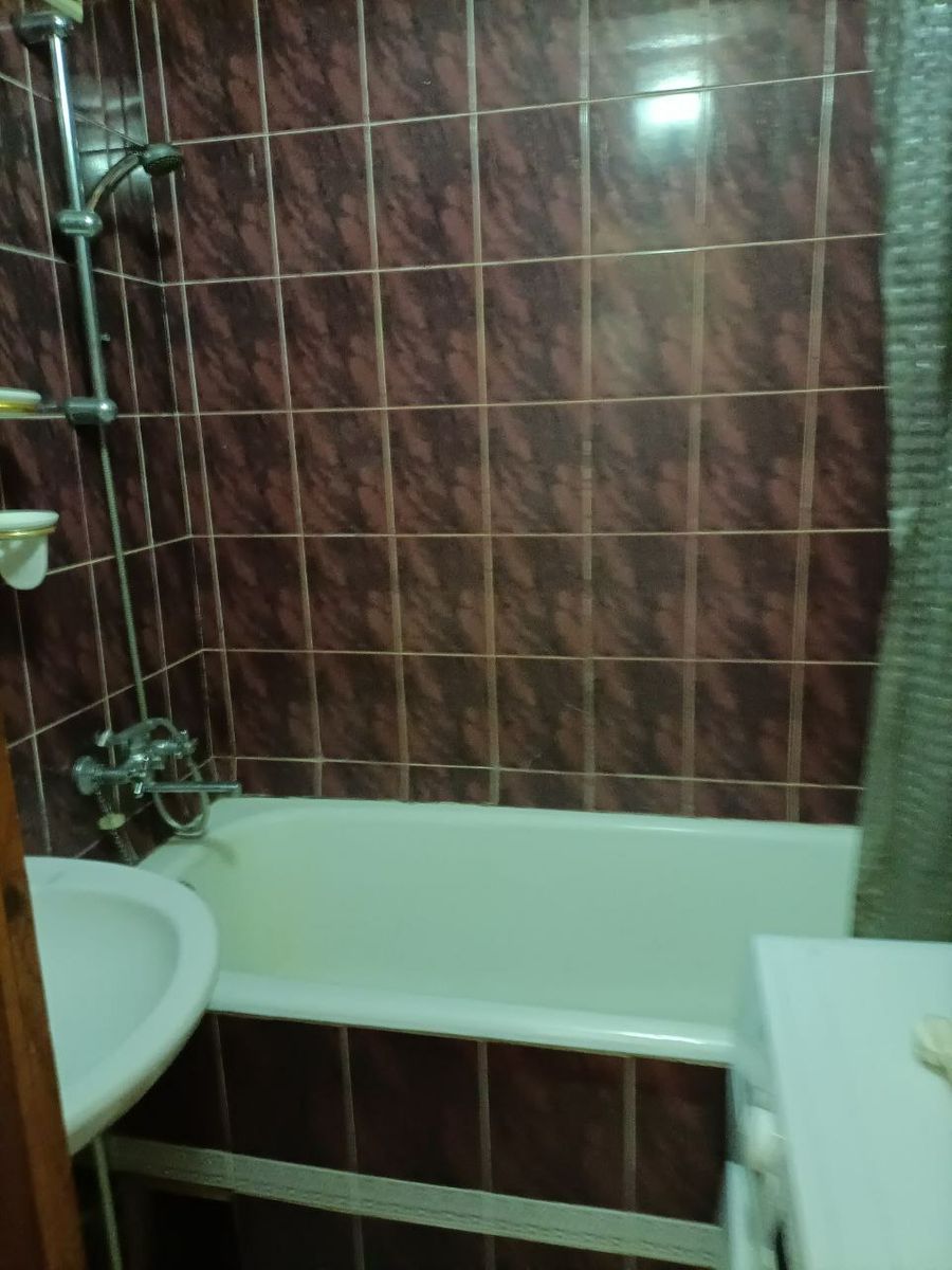 1831996767965966