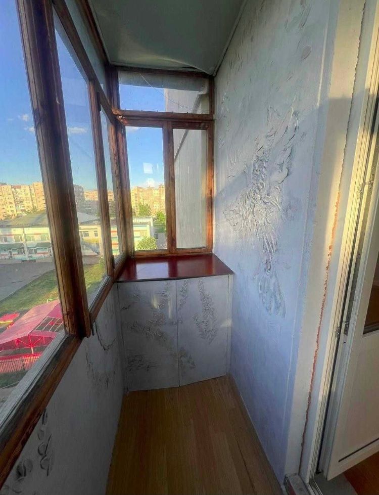 1832835870924967