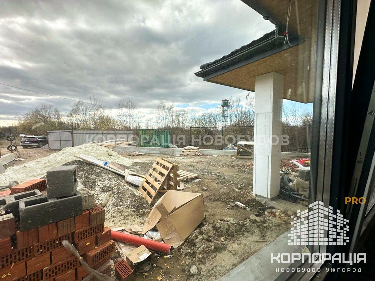 1830813236772968