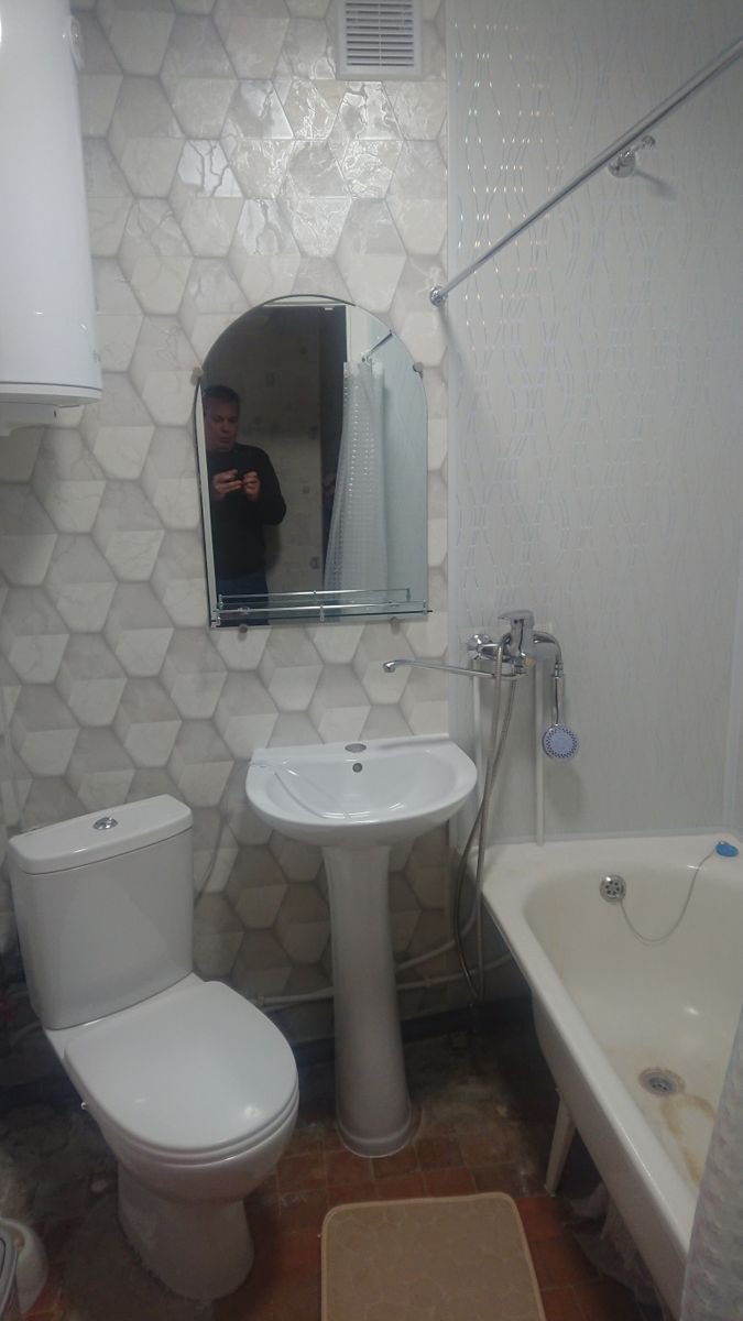 1826103958243969