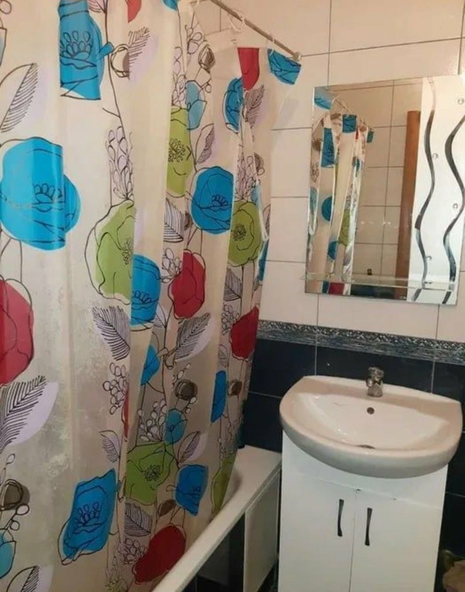 1832635748915969