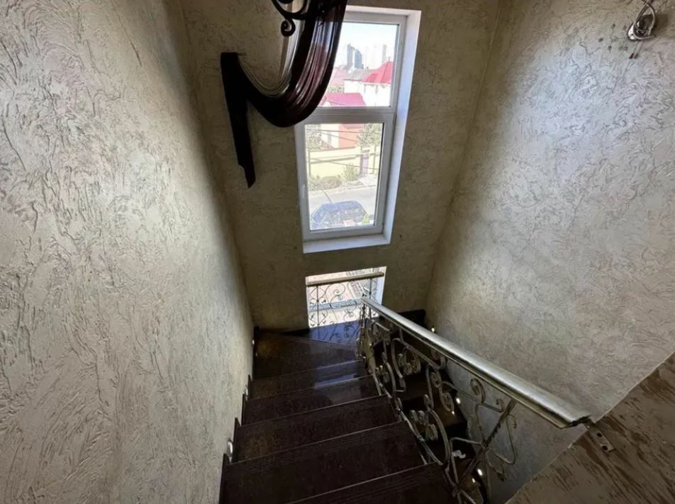 1828293551468097