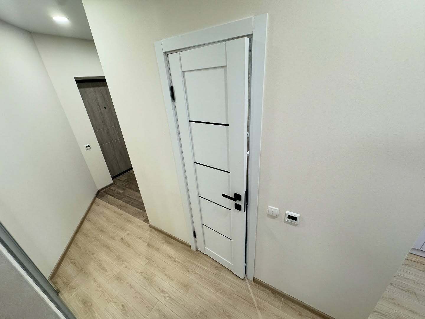 1832183217848097
