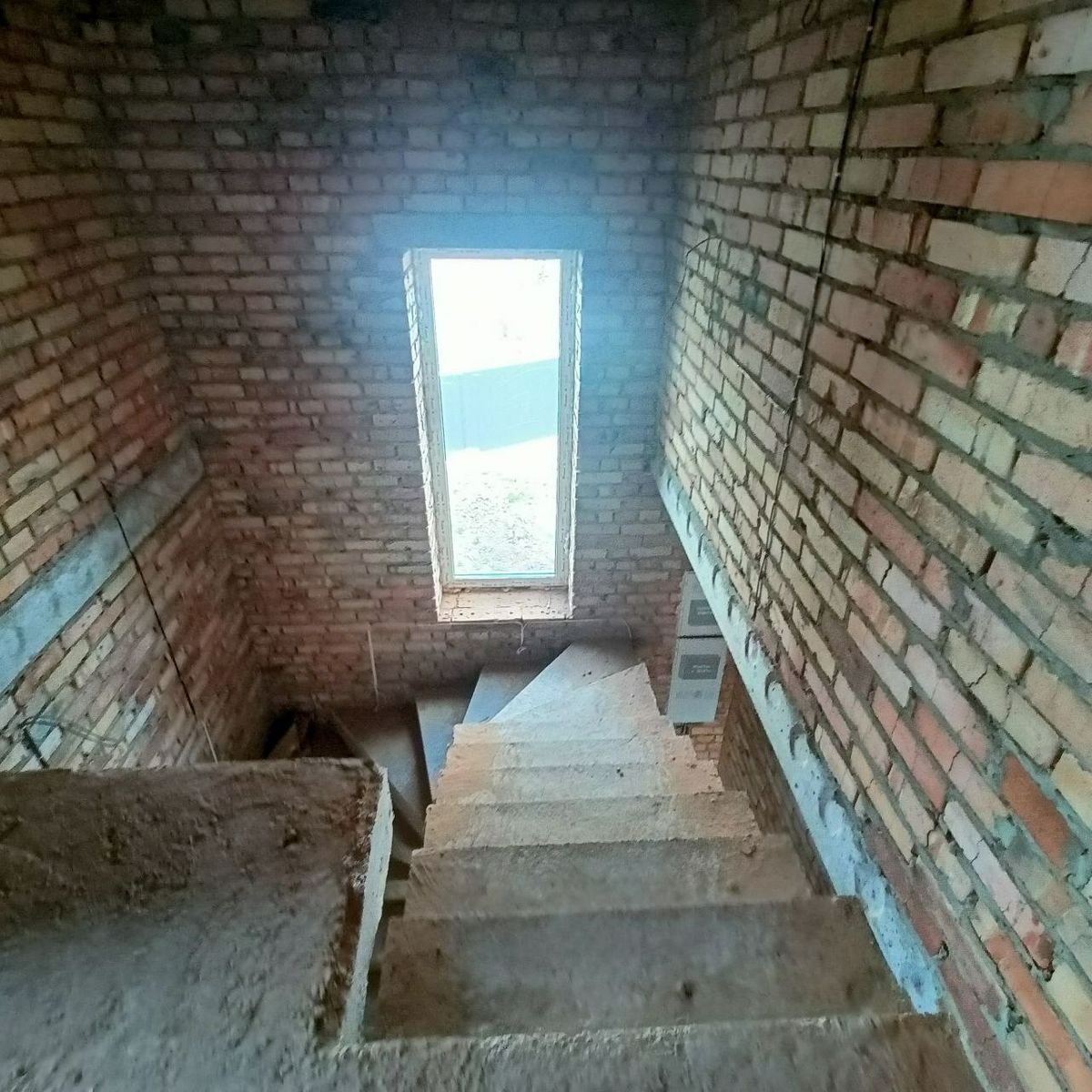 1835902298443970