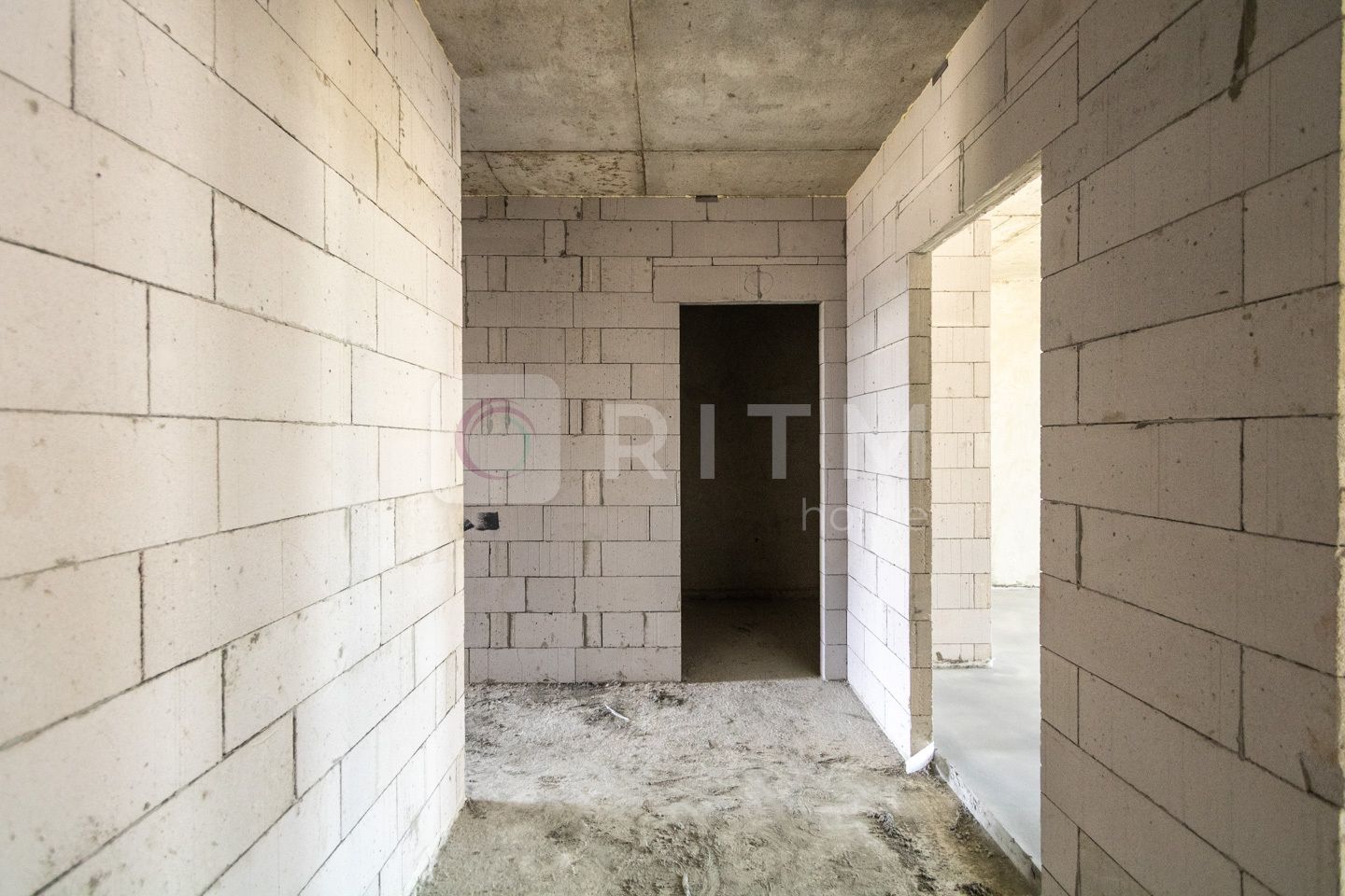 1839896249654973