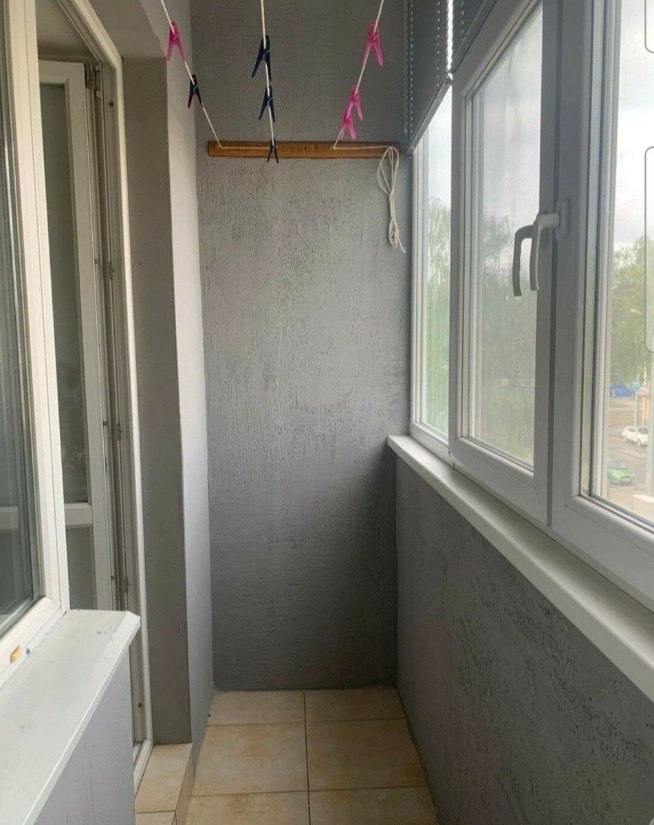 1832717805759974