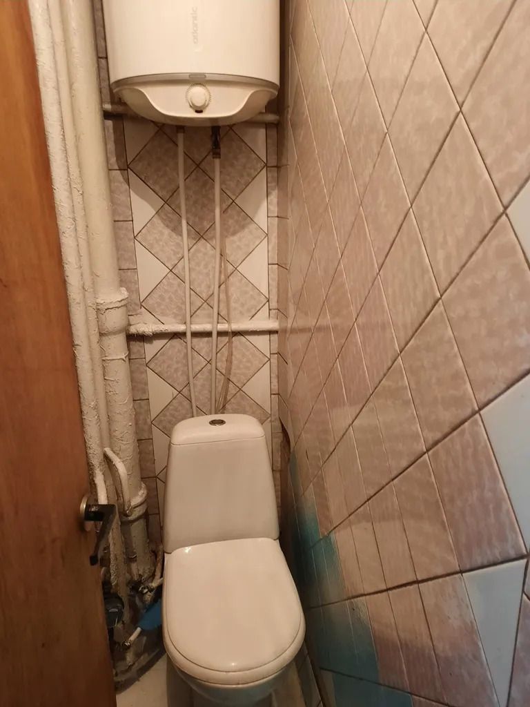 1839877857343974