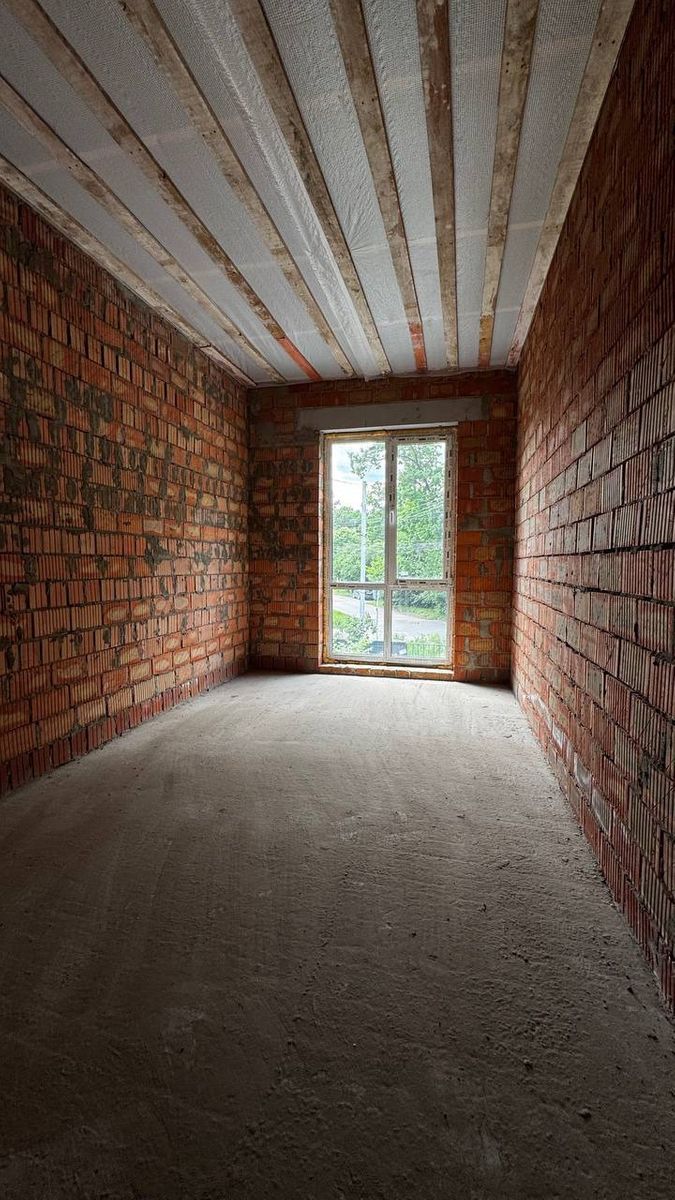 1836624869650975