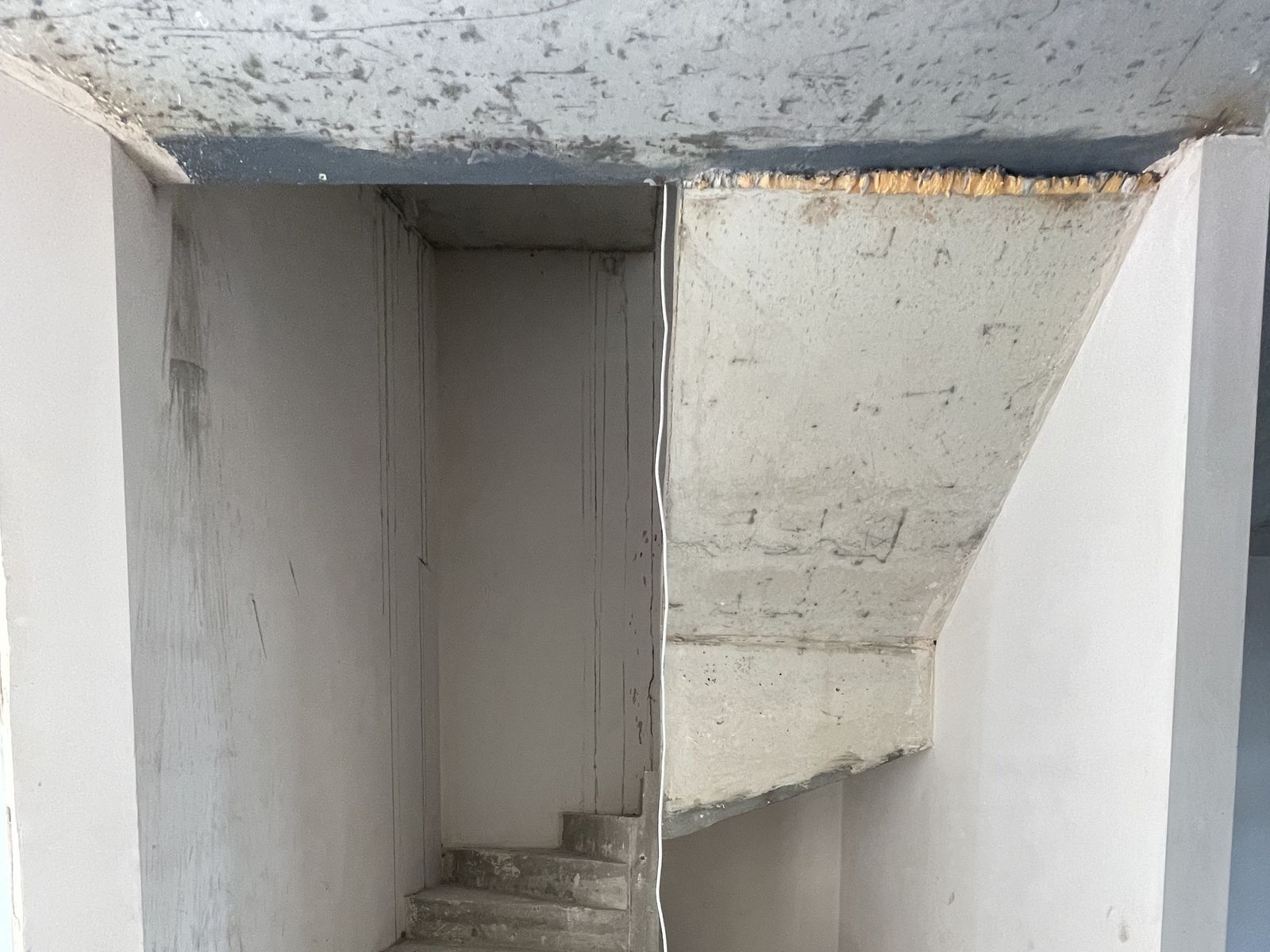 1837908255872975