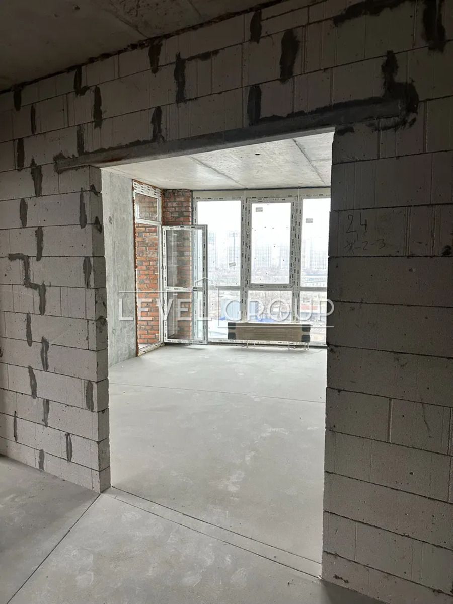 1834805283305976