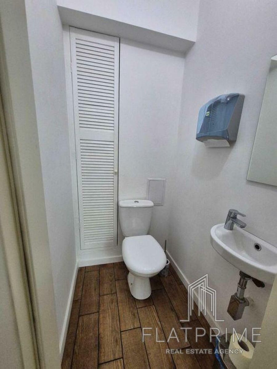 1838439704616976