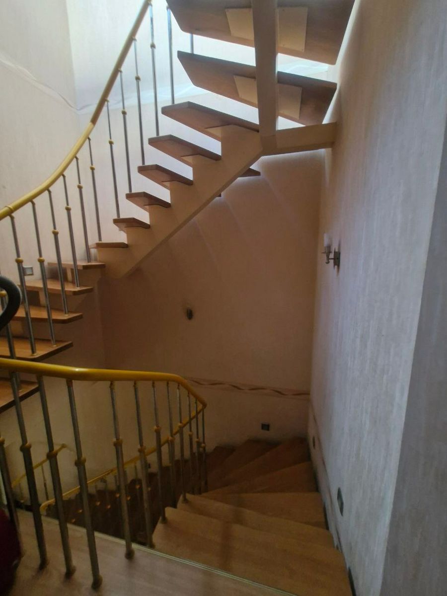 1838471759636976