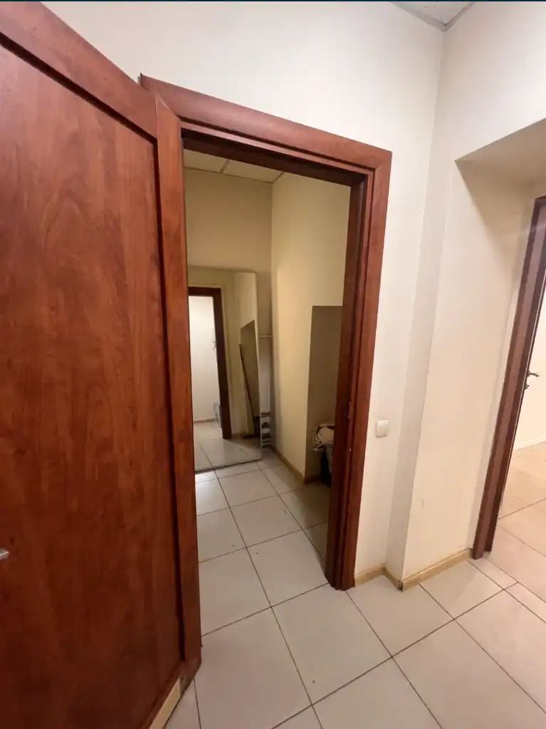 1835659229548977