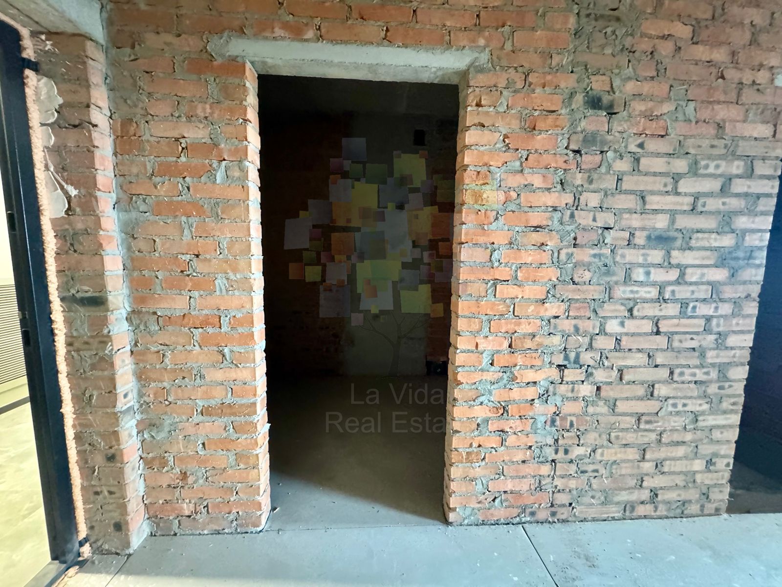 1835830259031978