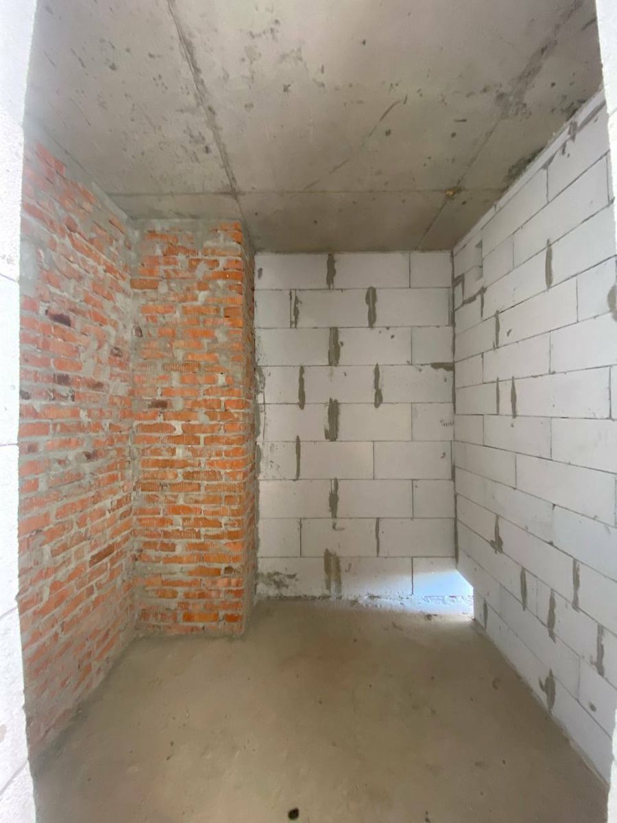 1837267348322978