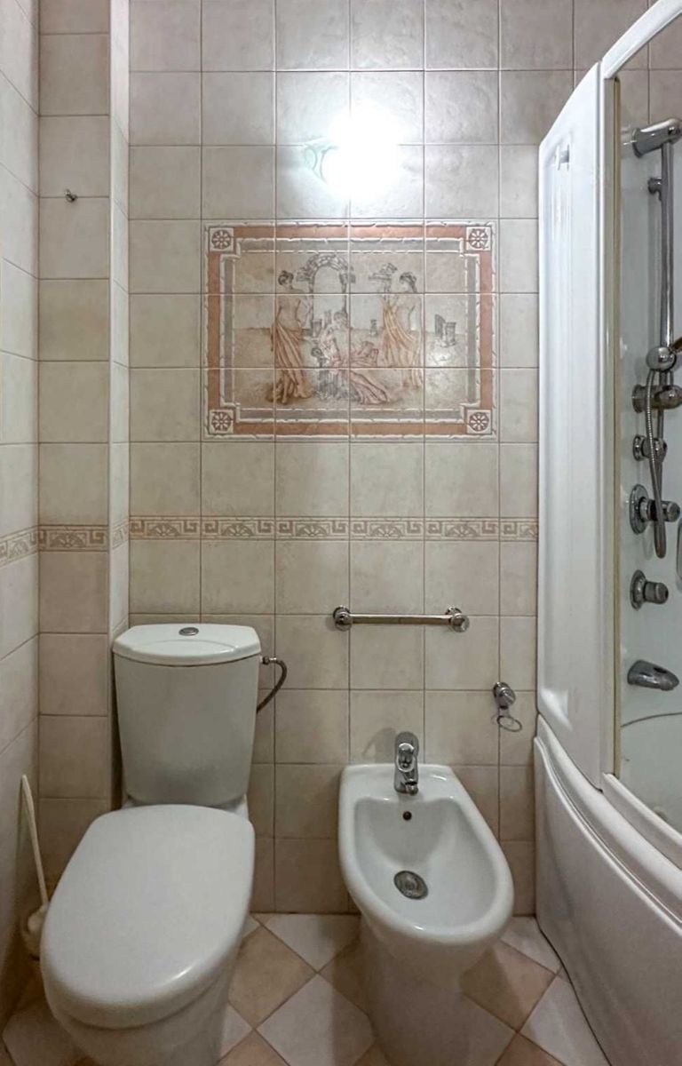 1833275745132979