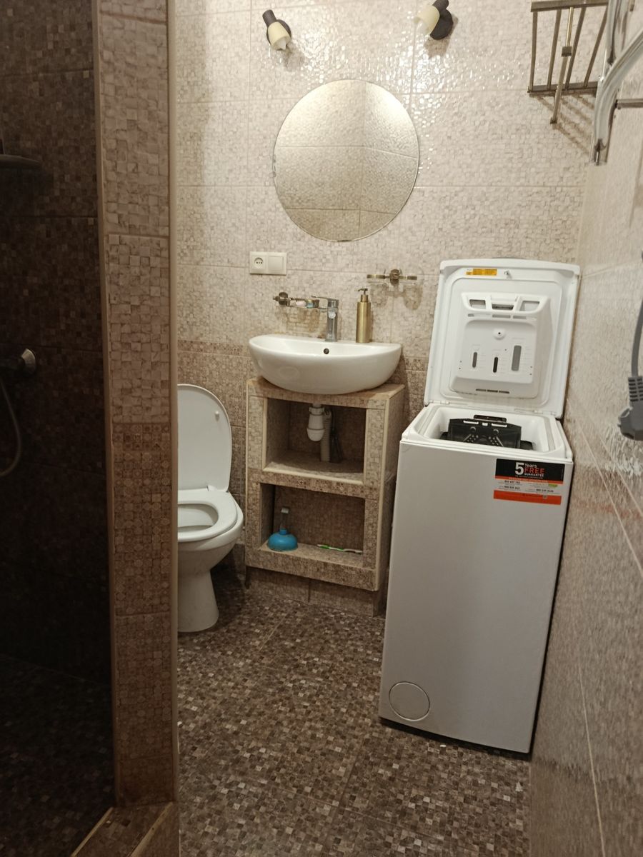 1837917624401979