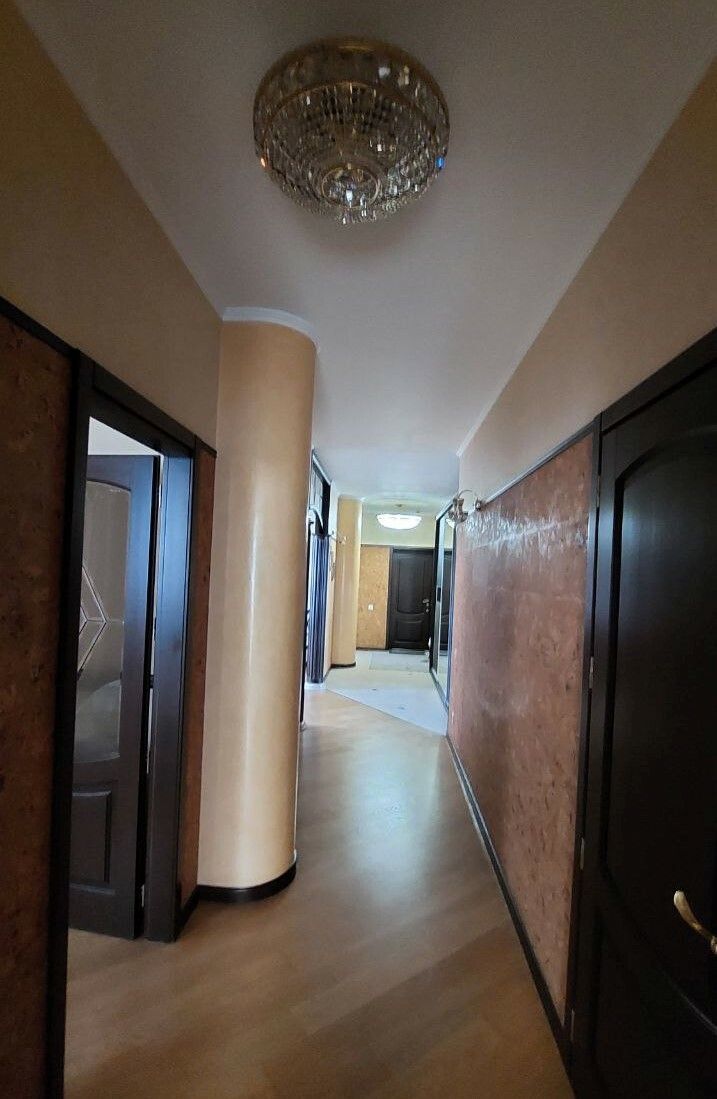 1823167688118098