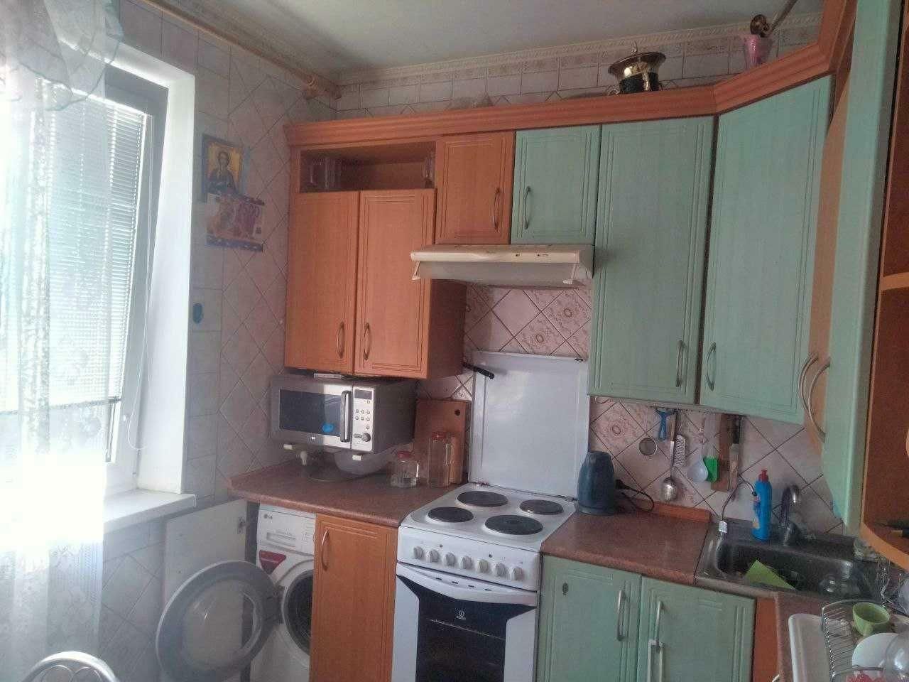 1832736661601981
