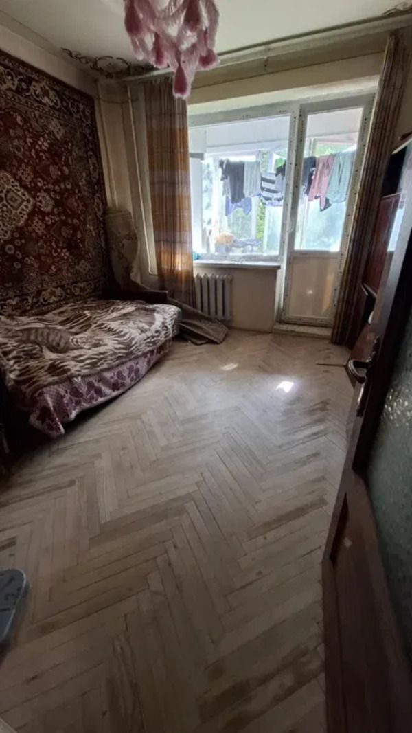 1837068324741983