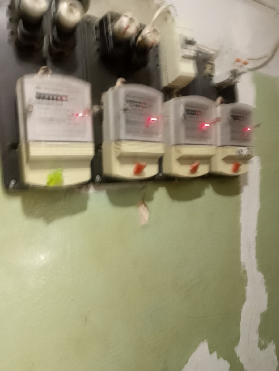1835161578074984