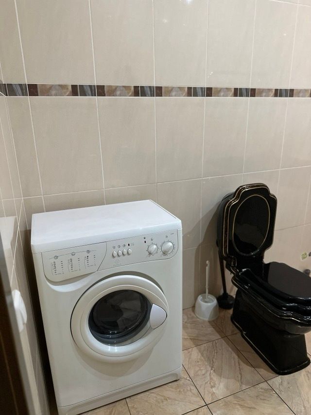 1837996223906985