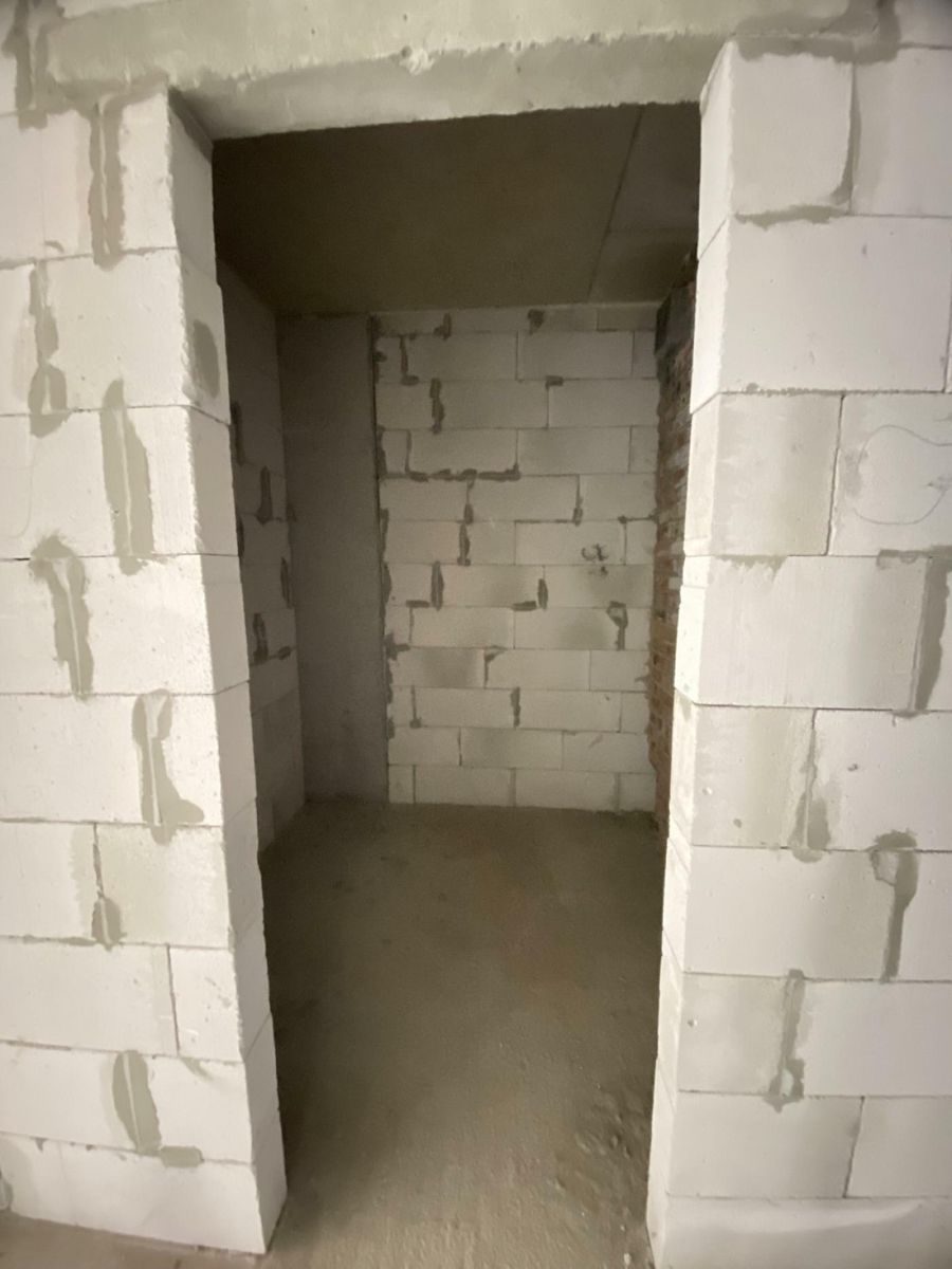 1832471756861986