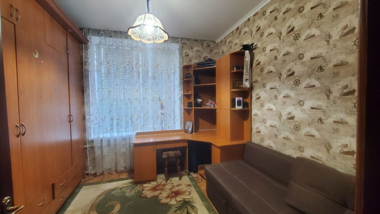 1832843346647989