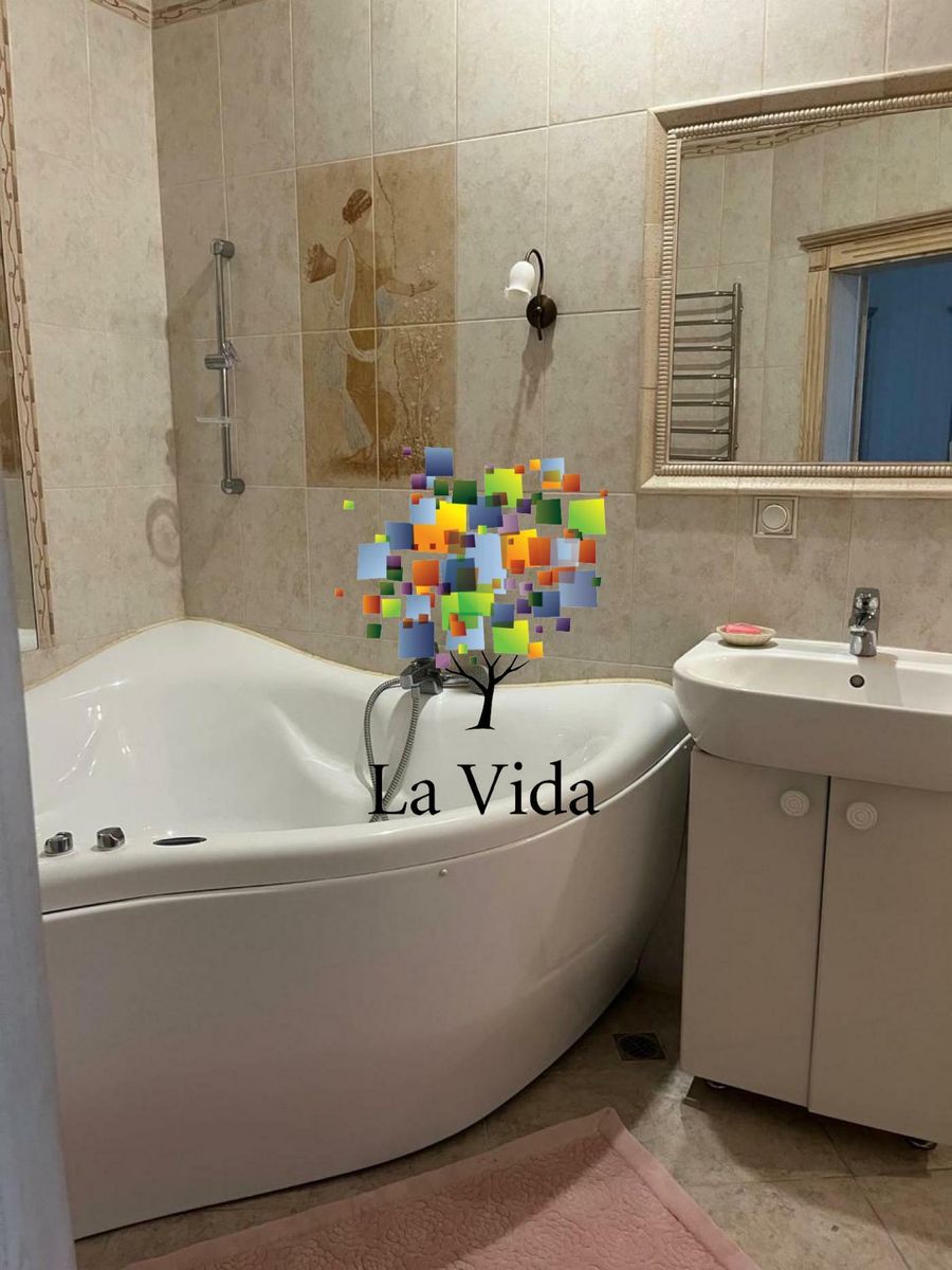 1836981581655989