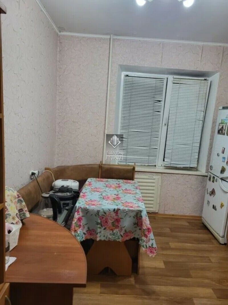 1833828053192992