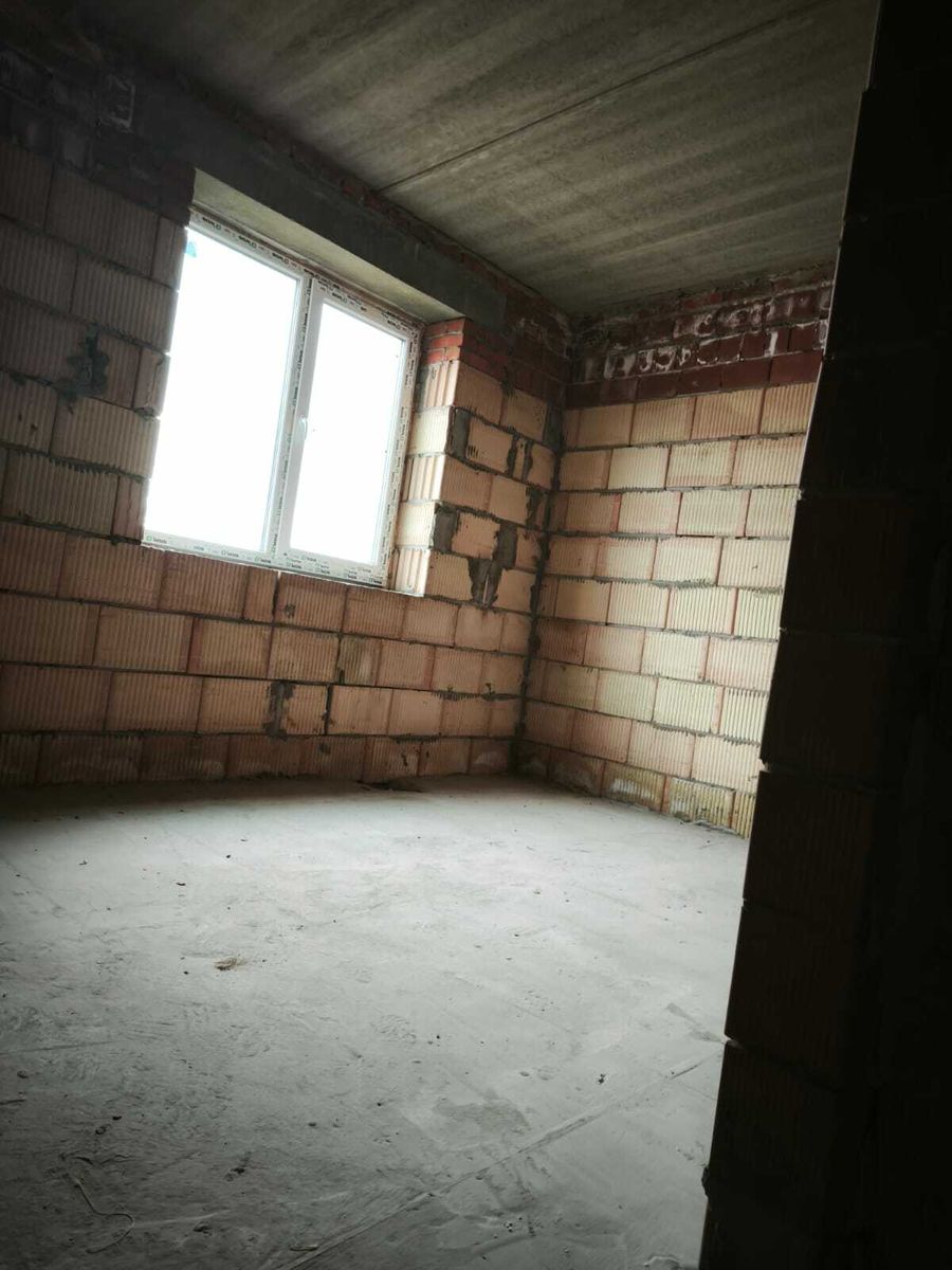 1834916937151996
