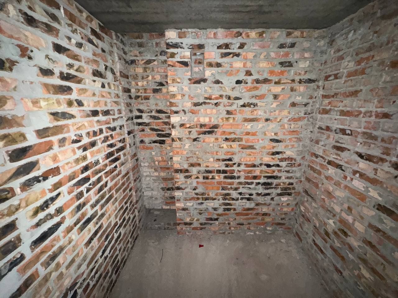 1842222861084996