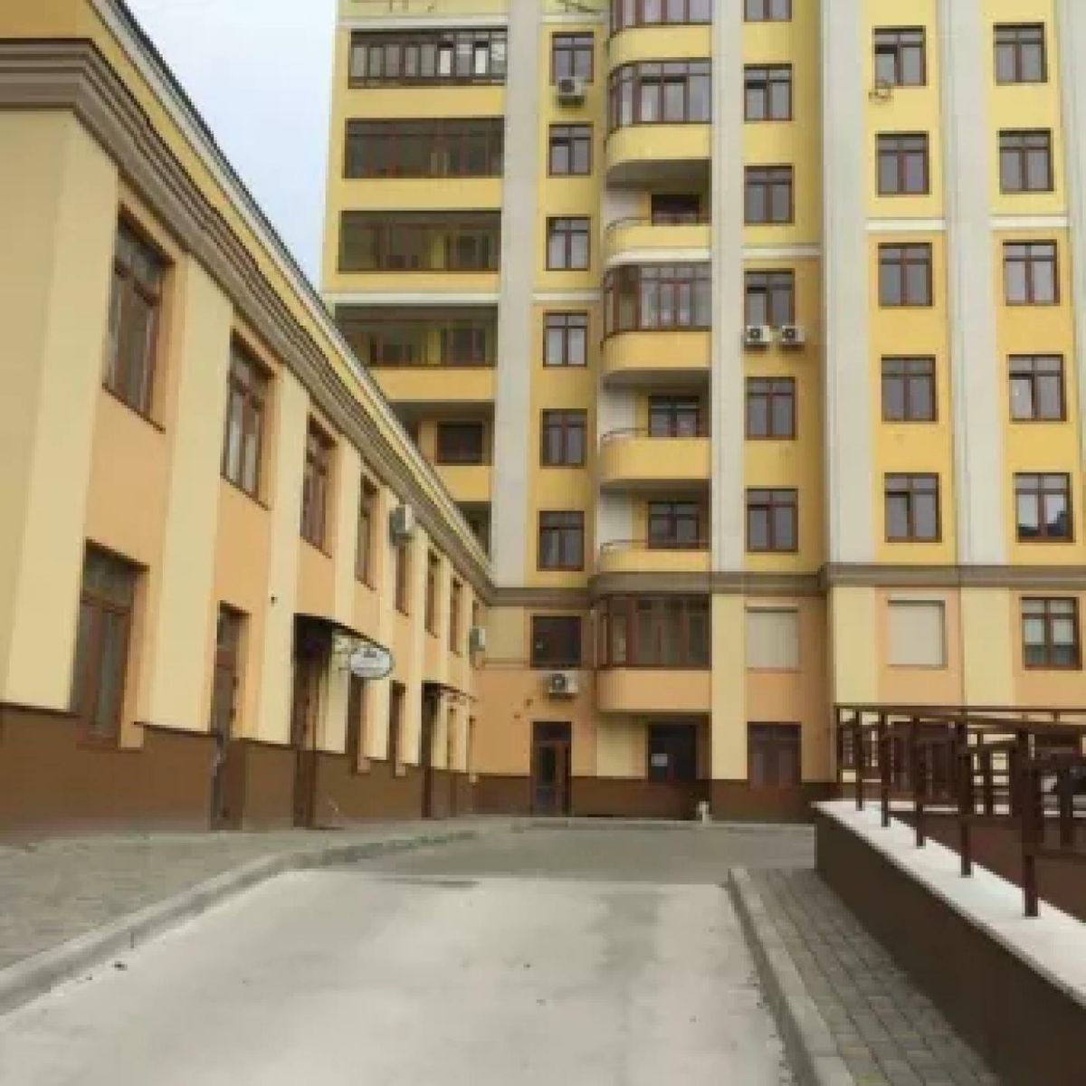 1832650005627997