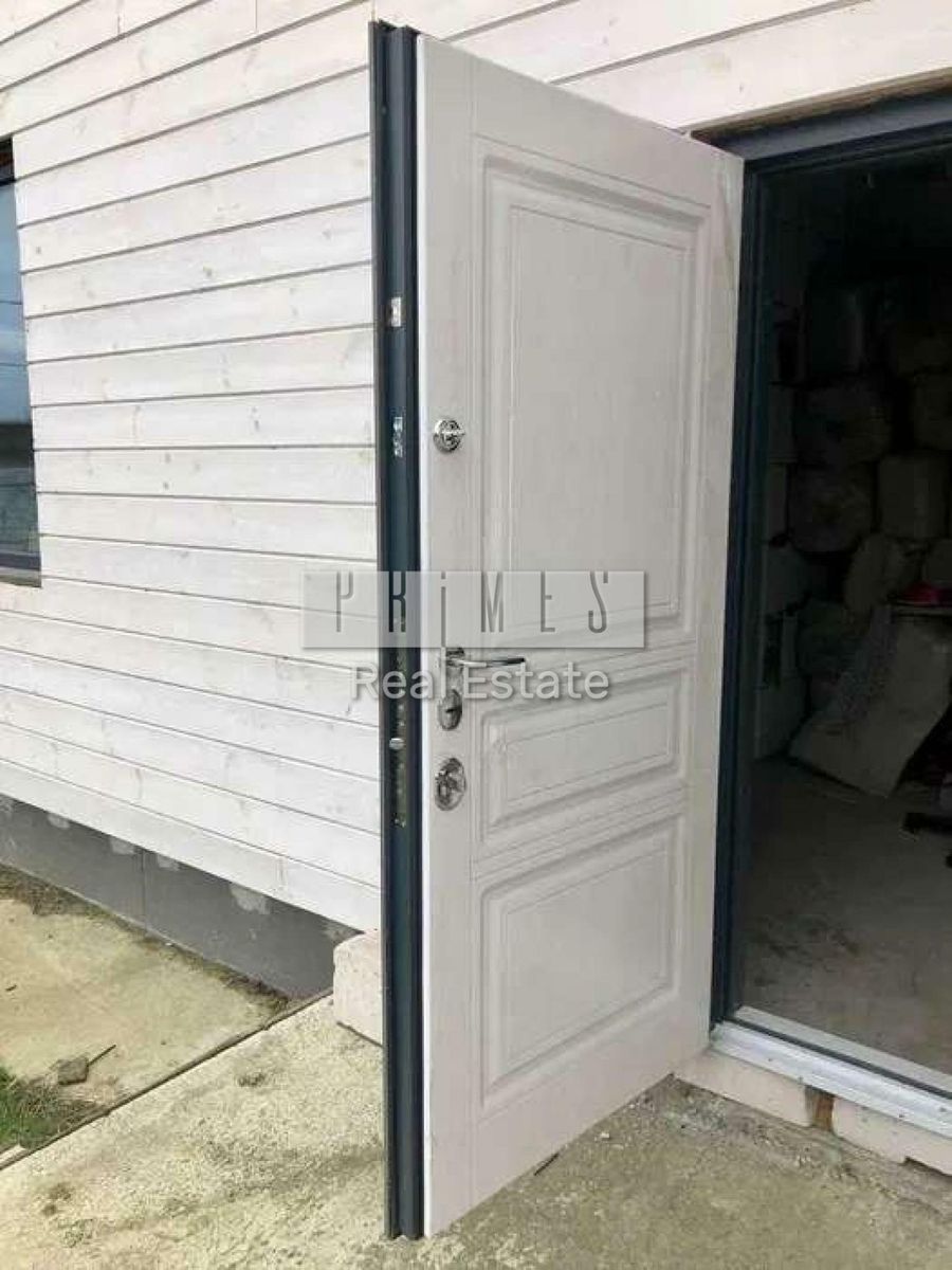 1838536809376999